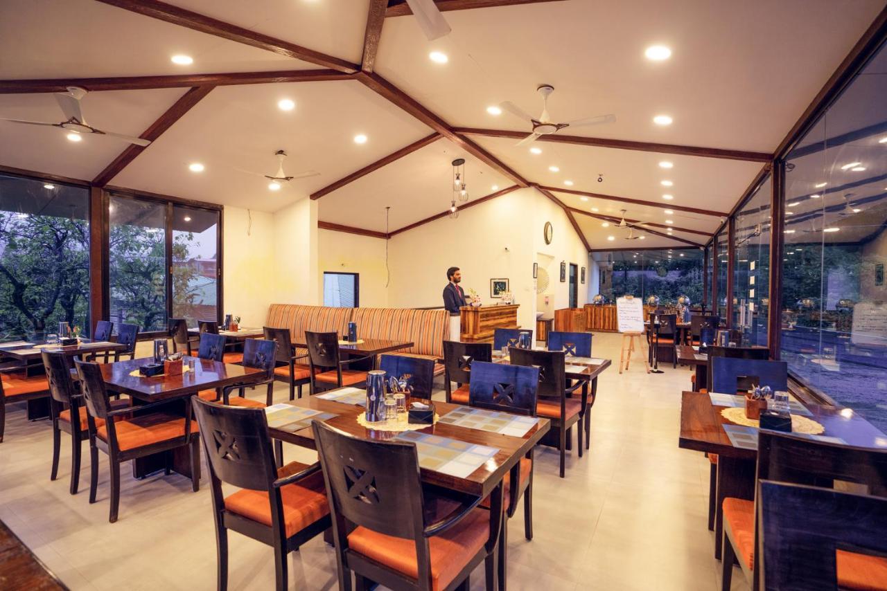 La Serene Resort And Spa ماهاباليشوار المظهر الخارجي الصورة